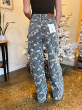 Load image into Gallery viewer, NORI HIGH RISE SUPER WIDE CARGO JEANS-HIDDEN