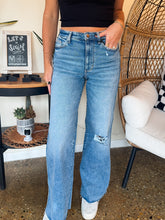 Load image into Gallery viewer, VALORIE WIDE LEG JEANS-JUDY BLUE