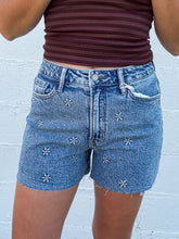 Load image into Gallery viewer, DAISY SUPER HIGH RISE SHORTS
