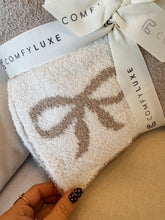 Load image into Gallery viewer, RIBBON PRINT BLANKET