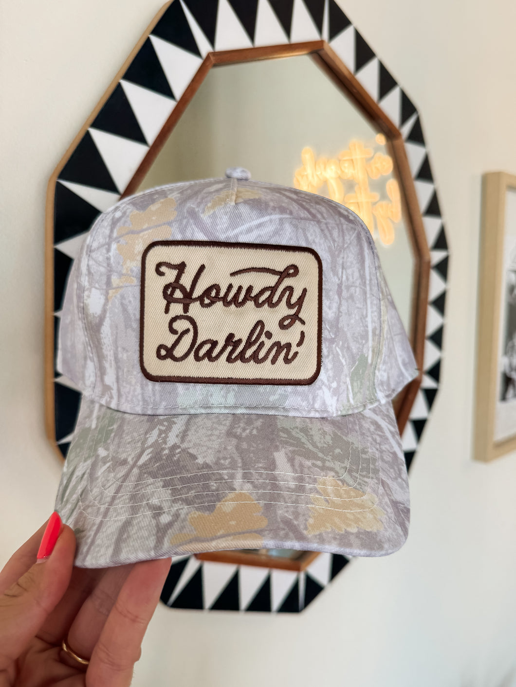 HOWDY DARLIN TRUCKER HAT