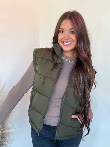 WIND DOWN PUFFER VEST-OLIVE