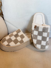 Load image into Gallery viewer, PLATFORM SLIPPERS- BEIGE &amp; WHITE
