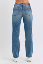 Load image into Gallery viewer, CHELSIE MID RISE DAD JEANS-JUDY BLUE