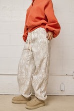 Load image into Gallery viewer, CAMO JOGGER SWEATPANTS