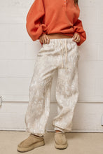 Load image into Gallery viewer, CAMO JOGGER SWEATPANTS