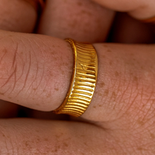 Load image into Gallery viewer, ROMAN RING-GOLD