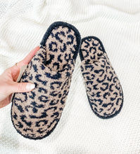 Load image into Gallery viewer, LEOPARD SLIPPERS