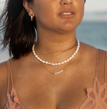 Load image into Gallery viewer, PEARL DIVER NECKLACE