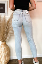 Load image into Gallery viewer, LAYNE SUPER HIGH RISE MOM JEAN CROP